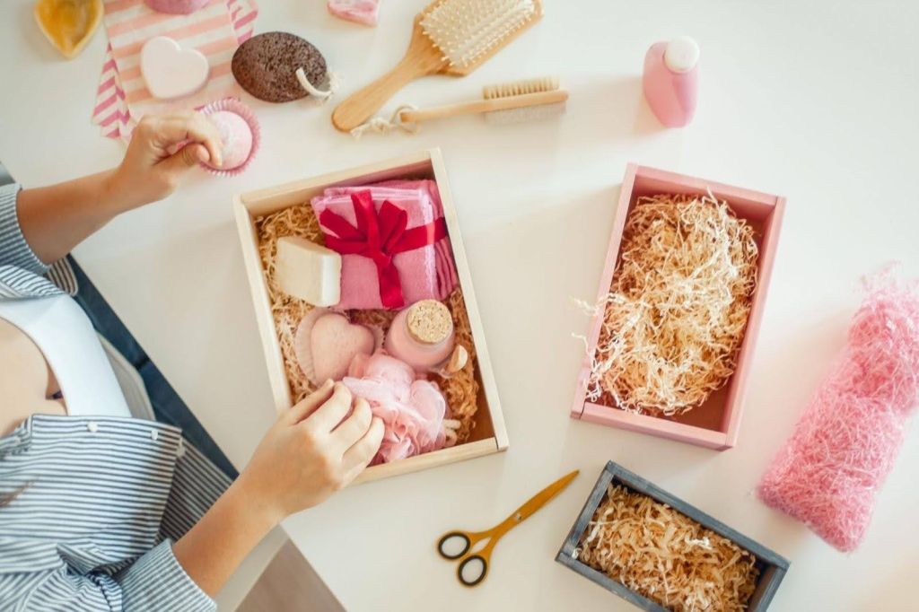 Your Creative Guide to Memorable Bridesmaid Gift Boxes: Ideas and Essentials