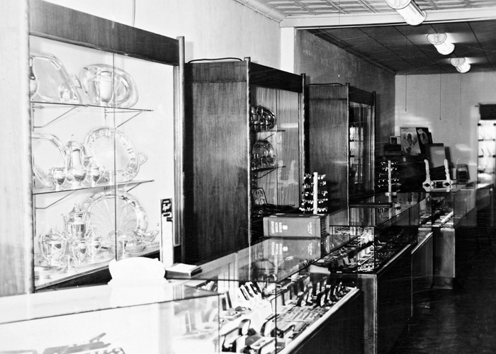 Old Ware Jewelers jewelry display case in Alabama