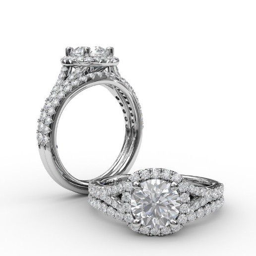 Fana Classic Halo Engagement Ring with Subtle Split Band