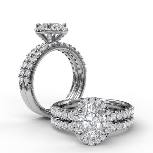 Fana Classic Diamond Halo Engagement Ring