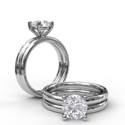 Fana Classic Round Solitaire Engagement Ring