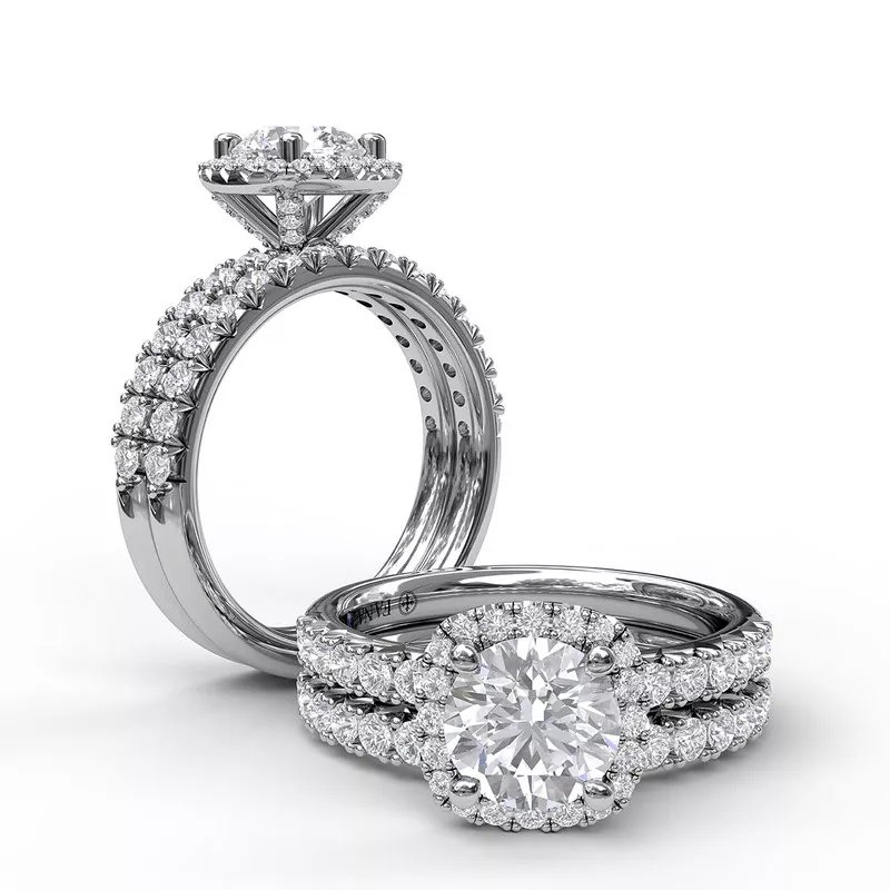 Fana Classic Diamond Halo Engagement Ring in Platinum