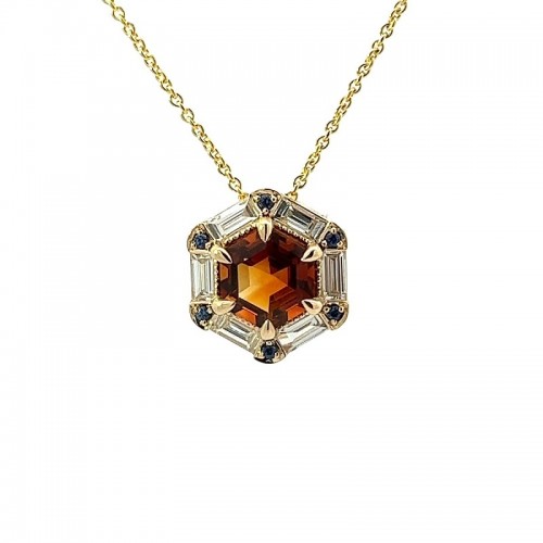 Hexagon Spirit Pendant in Yellow Gold