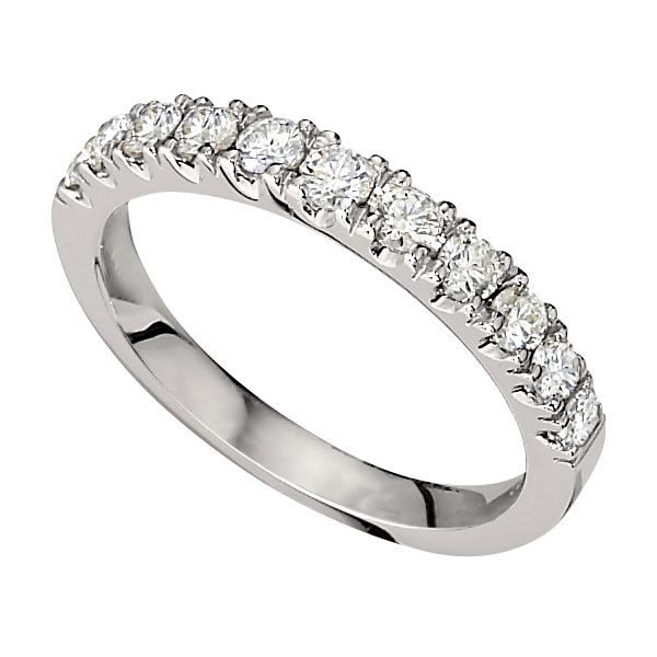 Wedding Band featuring 12 Round Brilliant Diamonds with 0.46ctw in